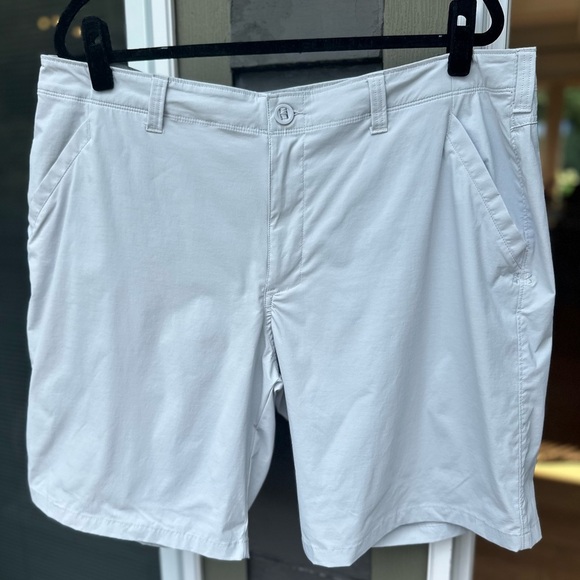 Under Armour Men’s Light Gray Flat Front Loose Fit Shorts Size 42 - Picture 4 of 7